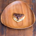 デニッシュで濃厚なチョコクリームを包みました。