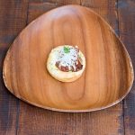 照り焼きチキンキャベツがぴったり、白髪ねぎが味を引き締めます。