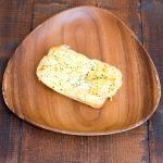 二種類のチーズとろーりとろけて、ボリュウム満点パン。