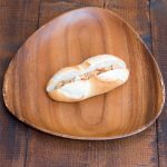 こくのある味わい深いピーナツクリームをフランスパンと一緒に味わって！